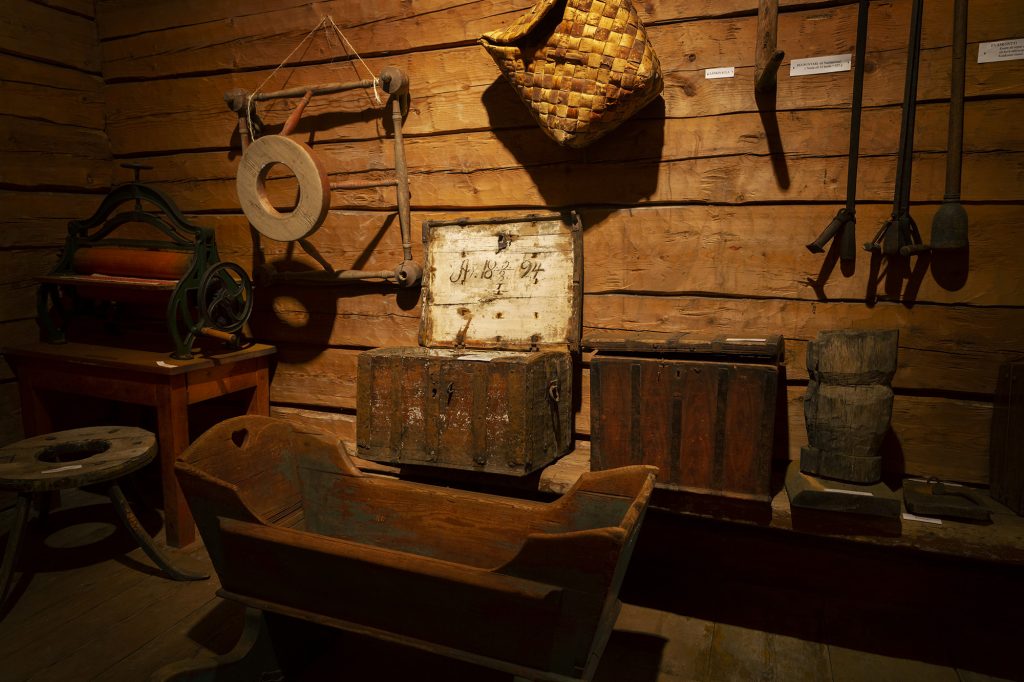 Vanhaa esineistöä Kontiolahden Kotiseutumuseossa.