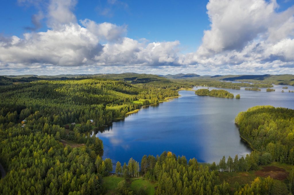 Herajärven aluetta ilmasta kuvattuna kesällä.