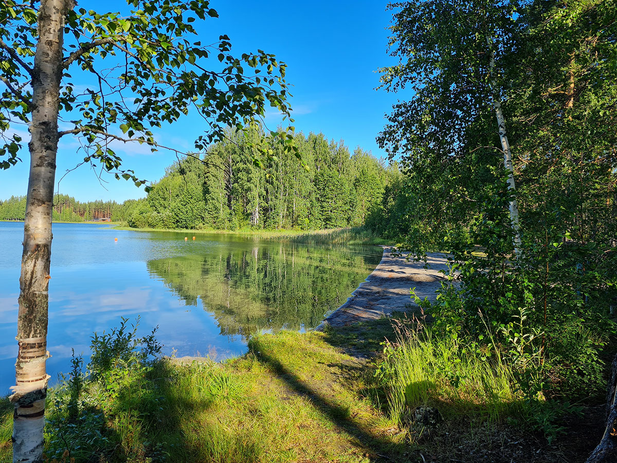 Uimarannat houkuttelevat kesäpäivän viettoon